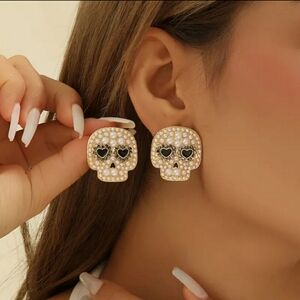 NEW SKULL EARRINGS